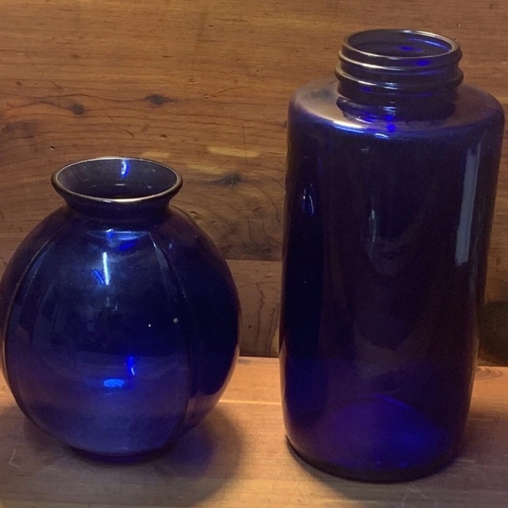 Vintage Mid Century Deco Cobalt Blue Vase  & 7” Cobalt Bottle - Picture 10 of 11
